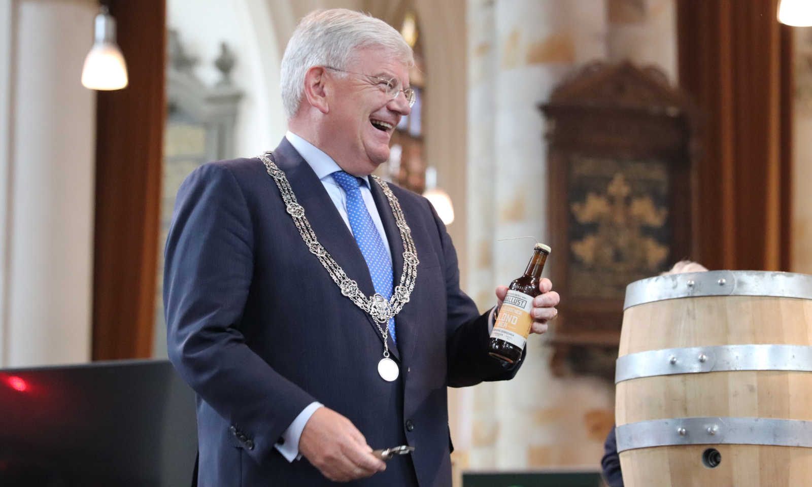 Burgemeester van Den Haag met De Weldoener van Maallust